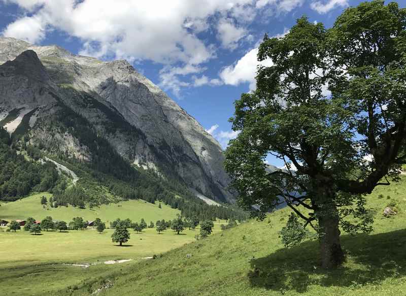 Diese Wanderung im Karwendel startet am großen Ahornboden