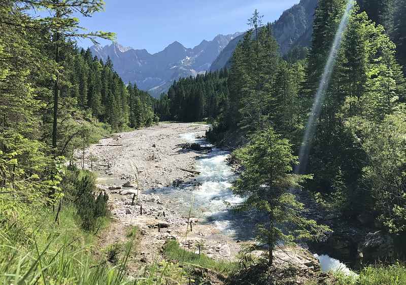 Beeindruckende Mountainbiketour im Karwendel zur Falkenhütte