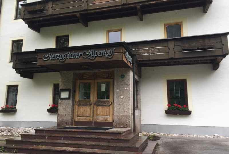 Der ehemalige Herzogliche Alpenhof bei Hinterriss 