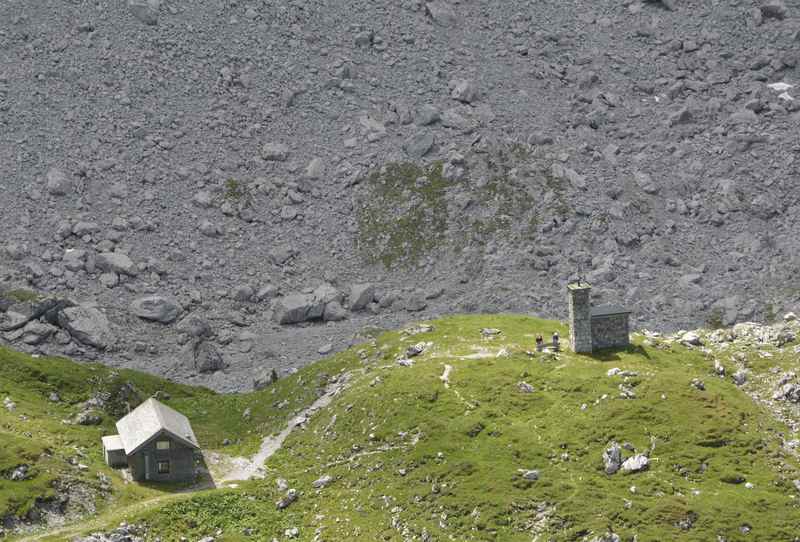 Auch eine kleine Kapelle steht bei der Lamsenjochhütte, hier führt der Aufstieg zum Lamsenjoch Klettersteig vorbei