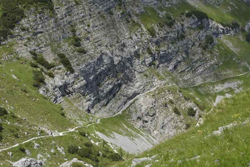 In Wirklichkeit ist der Weg beim Lamsenjoch ziemlich breit