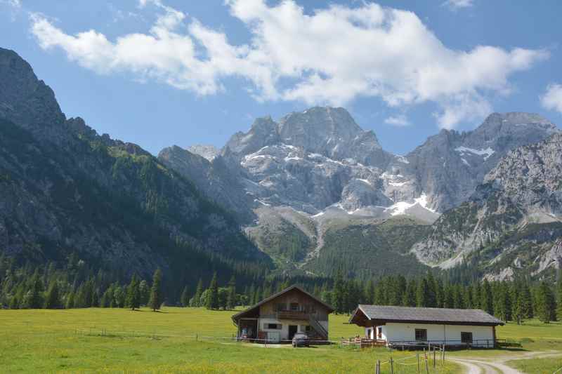 Rontal: So idyllisch liegt die Rontalalm im Karwendel