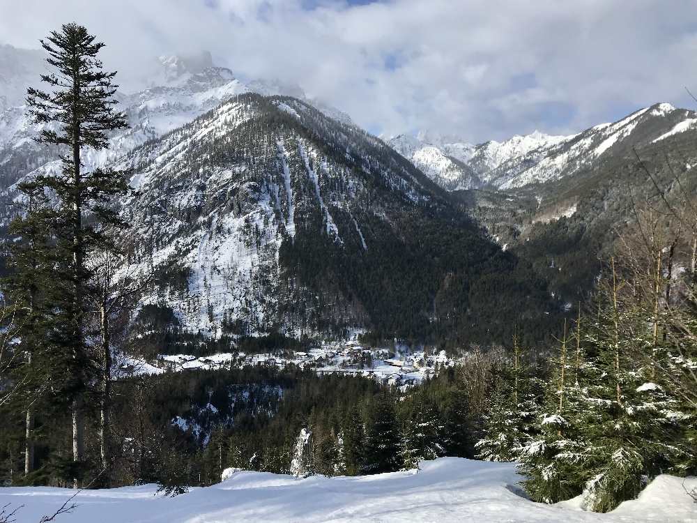 Beim Aufstieg habe ich diesen Blick auf Hinterriß im Tal