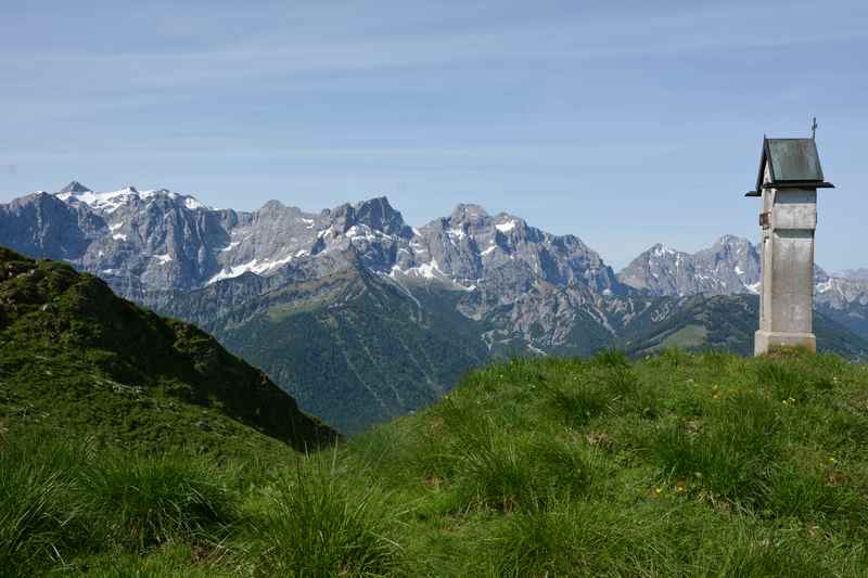 Der Ausblick vom Delpshals auf die nördliche Karwendelkette 