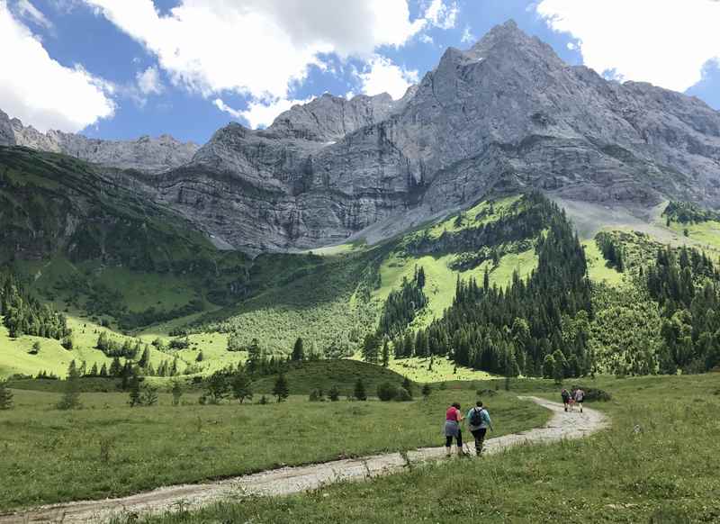 Am großen Ahornboden wandern in den Enger Grund wandern - auch mit Kindern geeignet