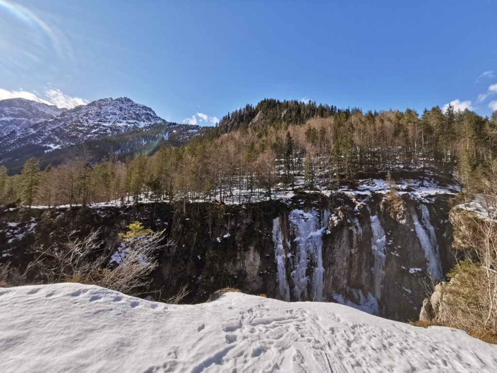 Ahornboden Winter - die Winterwanderung zur Schlucht an Eingang ins Johannestal
