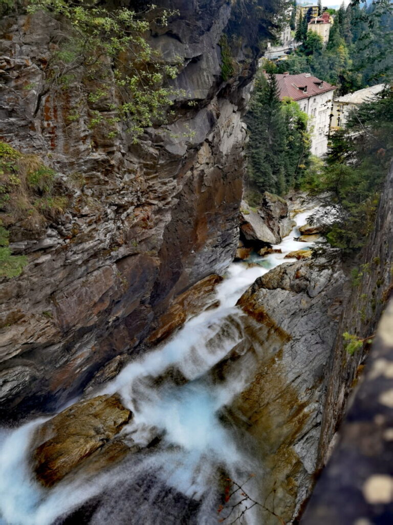 Bad Gastein Wasserfall in Salzburg - 341 Meter hohe Wasserfälle mitten im Ortskern