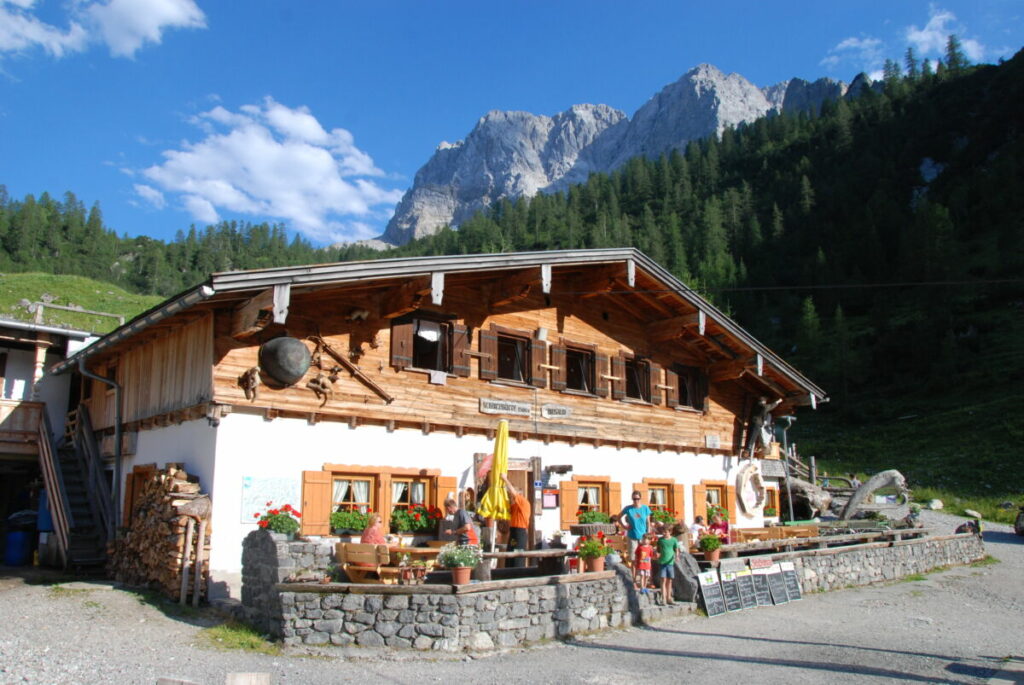 Ausflug Ahornboden mit kleiner Wanderung: Die Binsalm im Karwendel