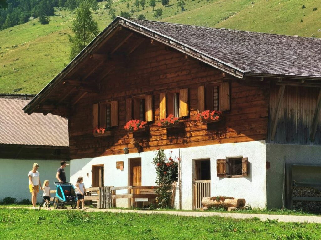 Nockhütte - uriger Bauernhof auf der Engalm