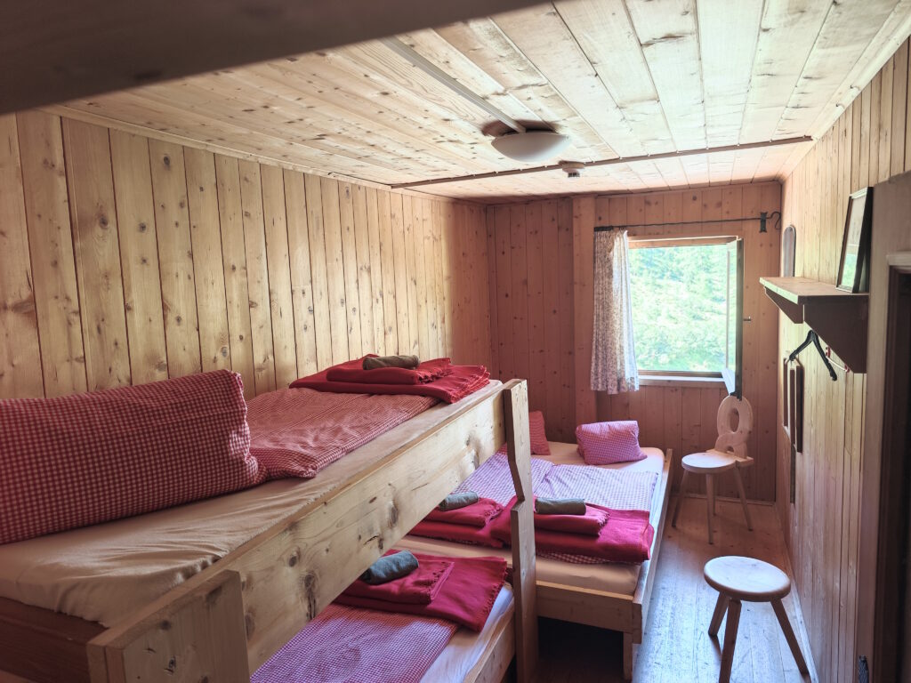 Das sind die neuen 4 Bett Familienzimmer auf der Binsalm
