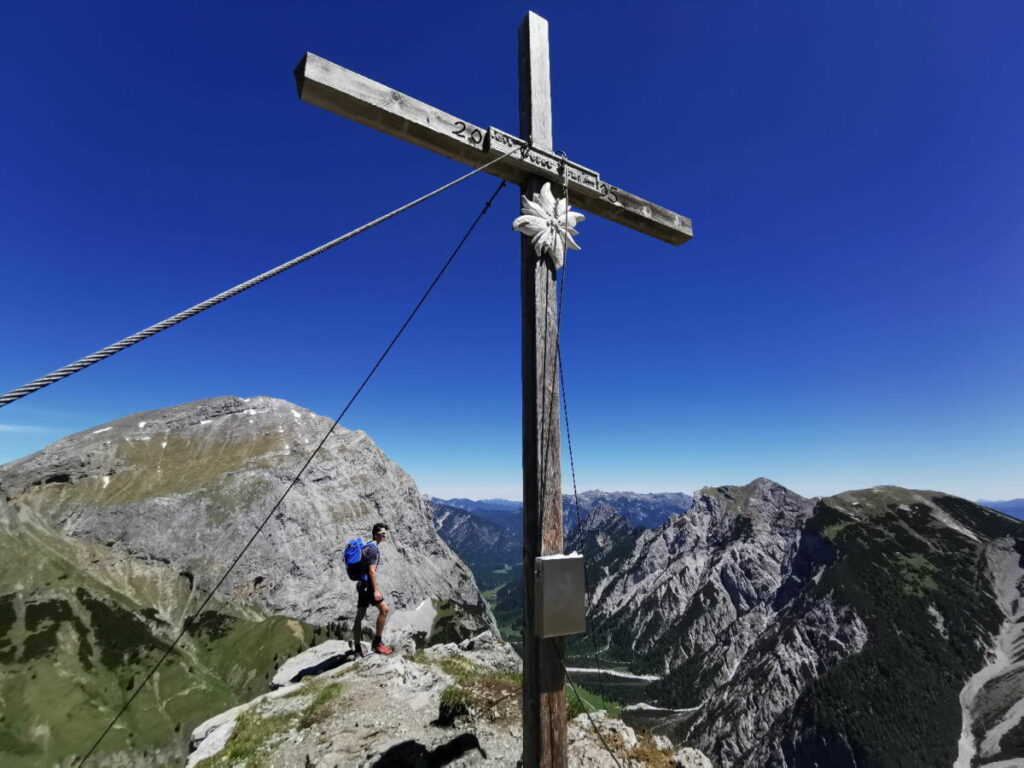 So schön ist der Ausblick auf dem Hahnkampl Gipfel