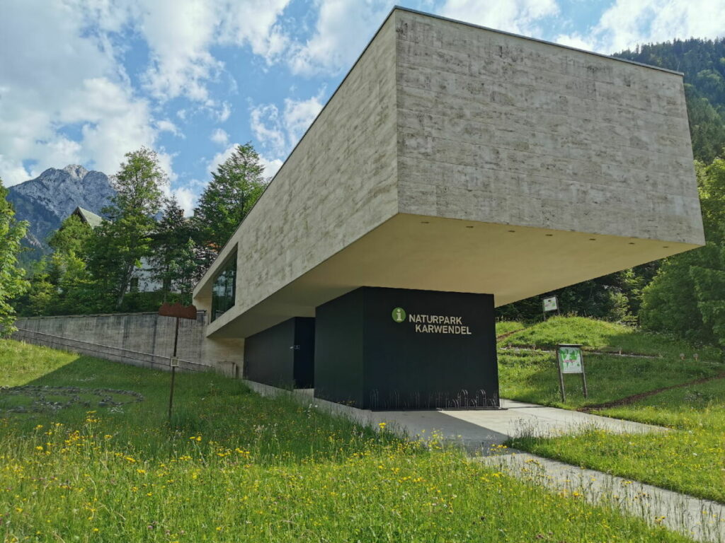 Das Naturparkhaus in Hinterriss mit Informationen über das Karwendel