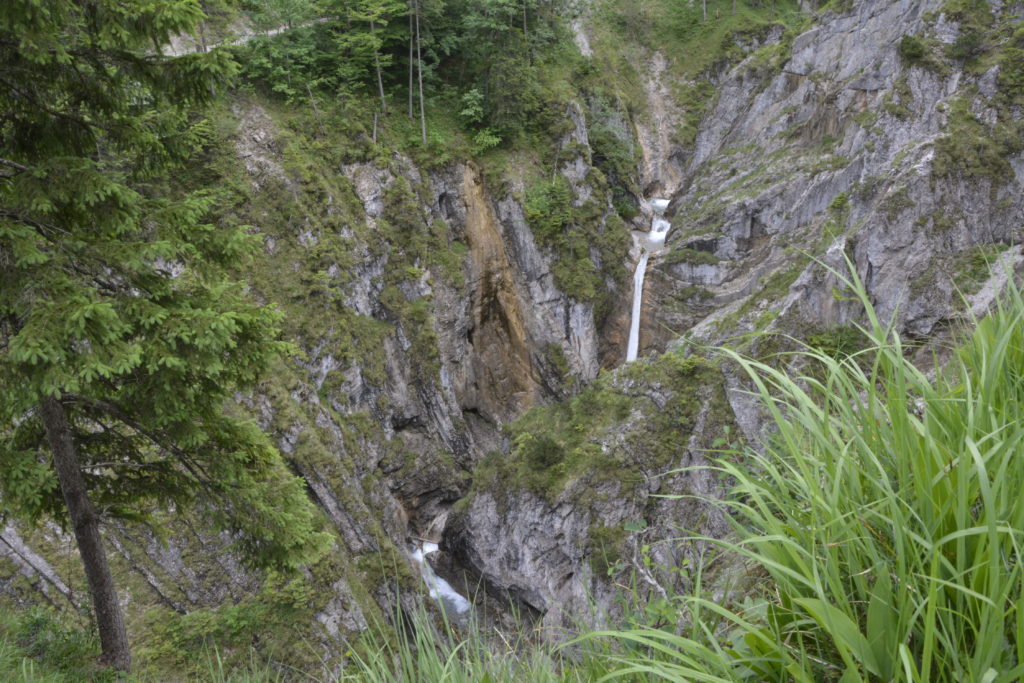 Der Jungfernsprung im Karwendel - Aussicht auf die Klamm am Eingang des Tortals