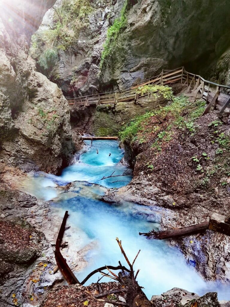 Das wilde Karwendel bei der Klammwanderung durch die Wolfsklamm erleben