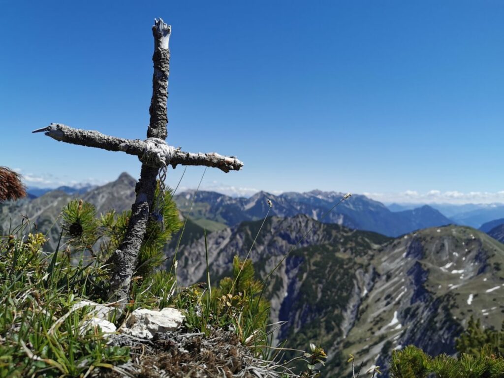 Das ist das "Kompar Gipfelkreuz"