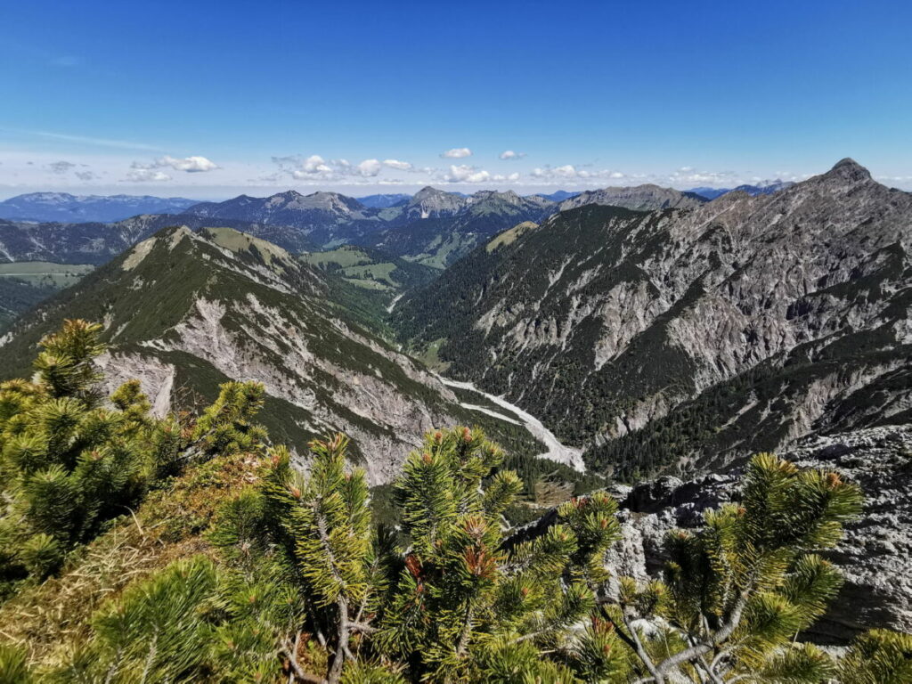 Von den Gipfeln hast du viel Ausblicke ins Karwendel