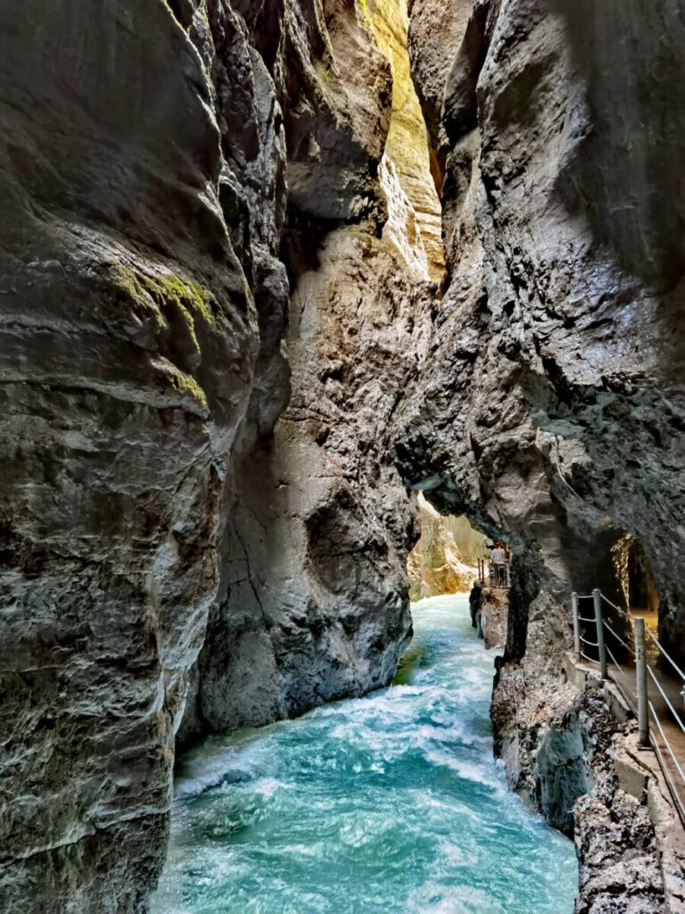 Beeindruckende Münchner Hausberge: Die Partnachklamm & Höllentalklamm