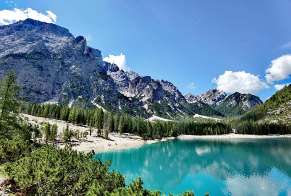 Naturschauspiele Italien - der Pragser Wildsee in den Dolomiten