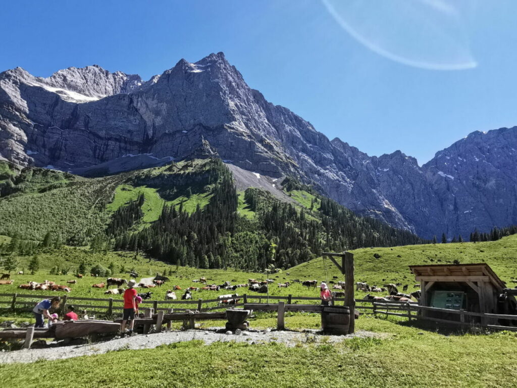 Ein Muss am Ahornboden mit Kindern - der riesige Spielplatz mitten in den Bergen