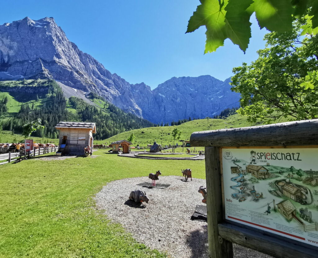  Der Spielplatz neben der Engalm: Spielschatz Eng am großen Ahornboden 