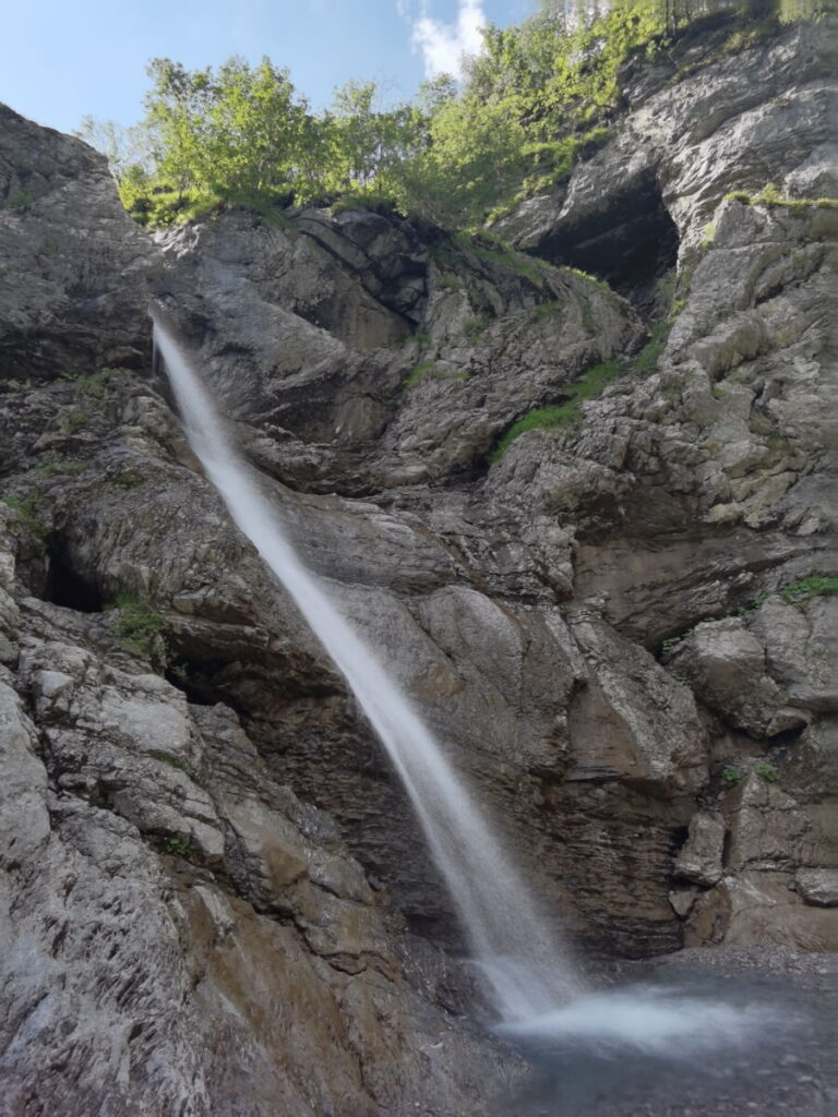 Meterhoher Wasserfall im Enger Grund