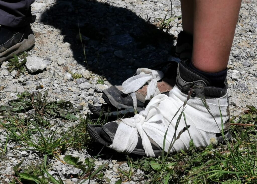 ... wenn sich die Sohle von den Wanderschuhen löst